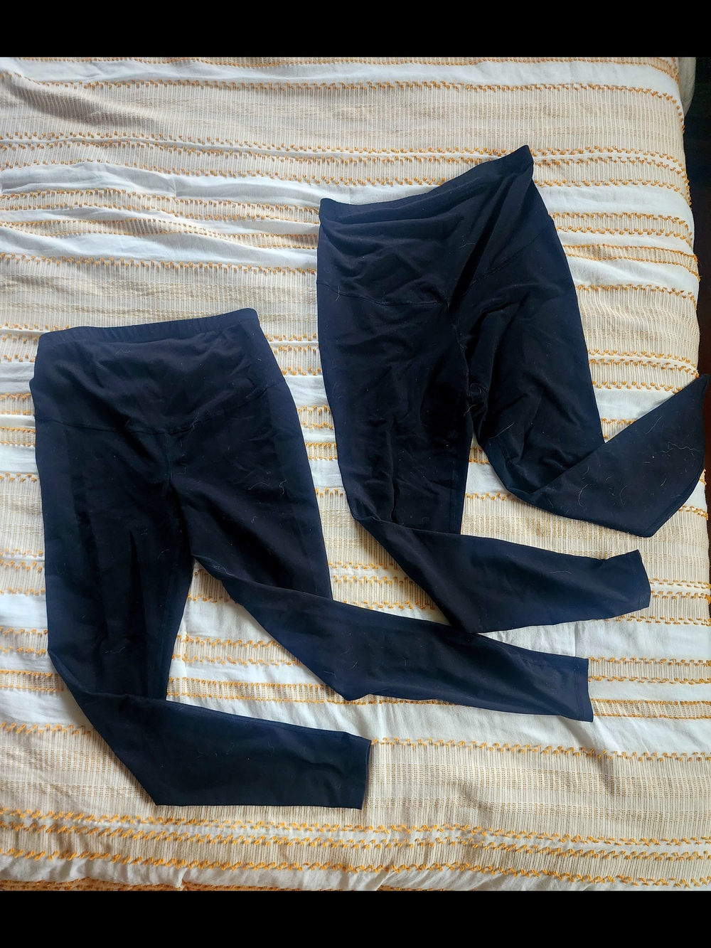 4 Pairs Of Old Navy Maternity Black Elevate Legging - Active Go-Dry